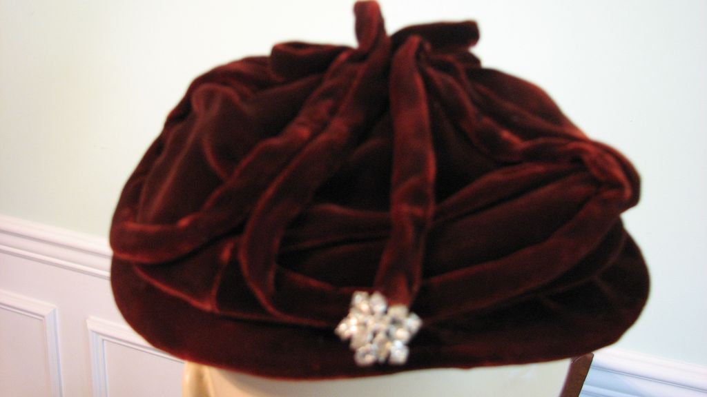 Hat Velvet Mathilde 1940s Rhinestones Snowflake Whimsy Hat Velvet Mathilde 1940s Rhinestones Snowflake Whimsy