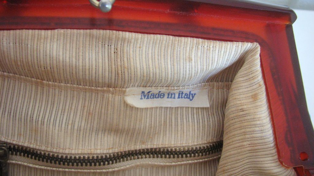 Purse Raffia Beaded Italy Root Beer Lucite 1960s Purse Raffia Beaded Italy Root Beer Lucite 1960s