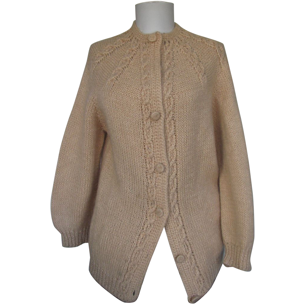 Cardigan Knitted Honey Wheat Cable VTG. Cardigan Knitted Honey Wheat Cable VTG.