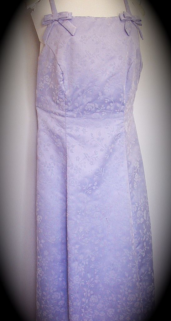 Gown Roberta SZ 11-12 Dillards Lavender Gown Roberta SZ 11-12 Dillards Lavender