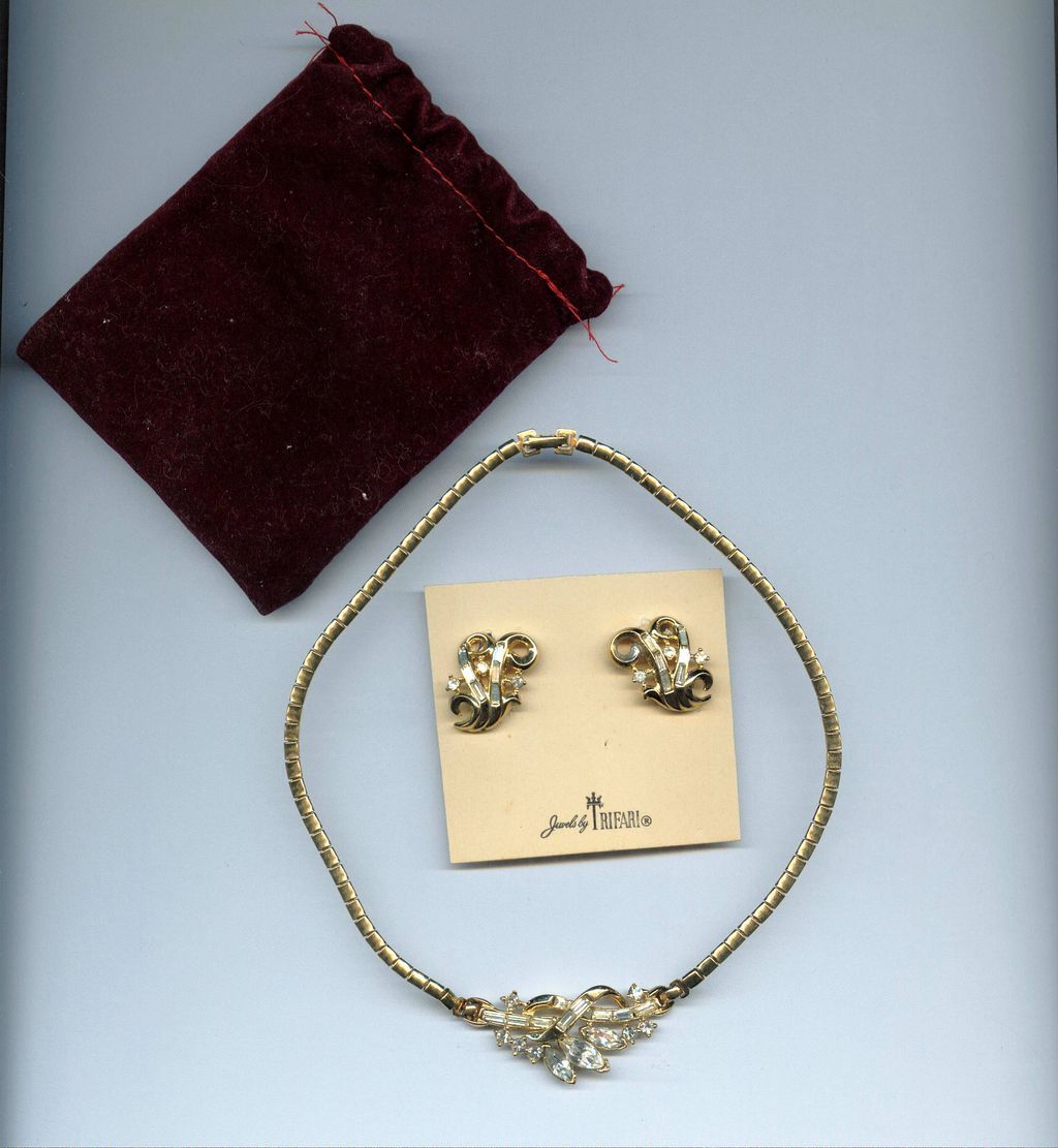 Trifari Demi Parure Bouquet 1951 Necklace and Earrings Set Trifari Demi Parure Bouquet 1951 Necklace and Earrings Set