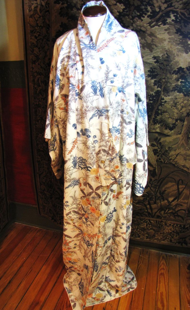 Exquisite Vintage Japanese Kimono, Unworn, Lovely Fabric Exquisite Vintage Japanese Kimono, Unworn, Lovely Fabric