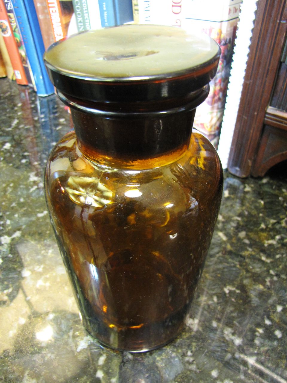 Antique Amber Glass Apothecary Jar 1000ml Jar & Lid Ground, circa