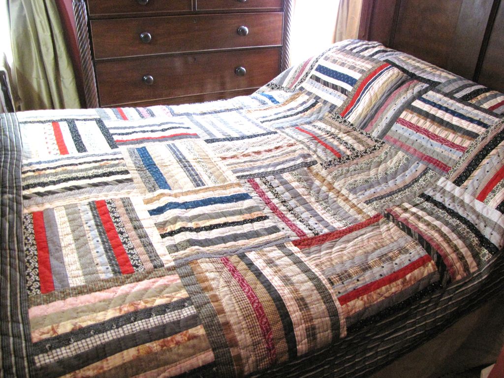 Stunning Antique Hand Stitched Calico Quilt Stunning Antique Hand Stitched Calico Quilt
