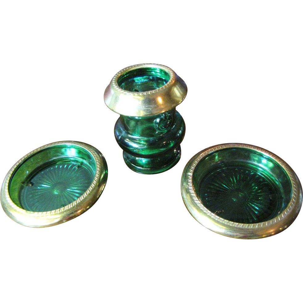 Unique Set of Green Glass and Gilt Metal Art Deco Period Cigarette Holder with Two Ashtrays Unique Set of Green Glass and Gilt Metal Art Deco Period Cigarette Holder with Two Ashtrays