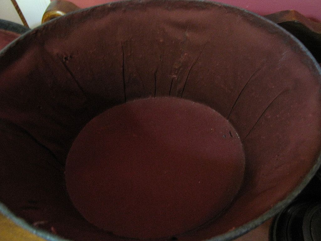 Fabulous Antique Dobbs of New York Hat Box Fabulous Antique Dobbs of New York Hat Box