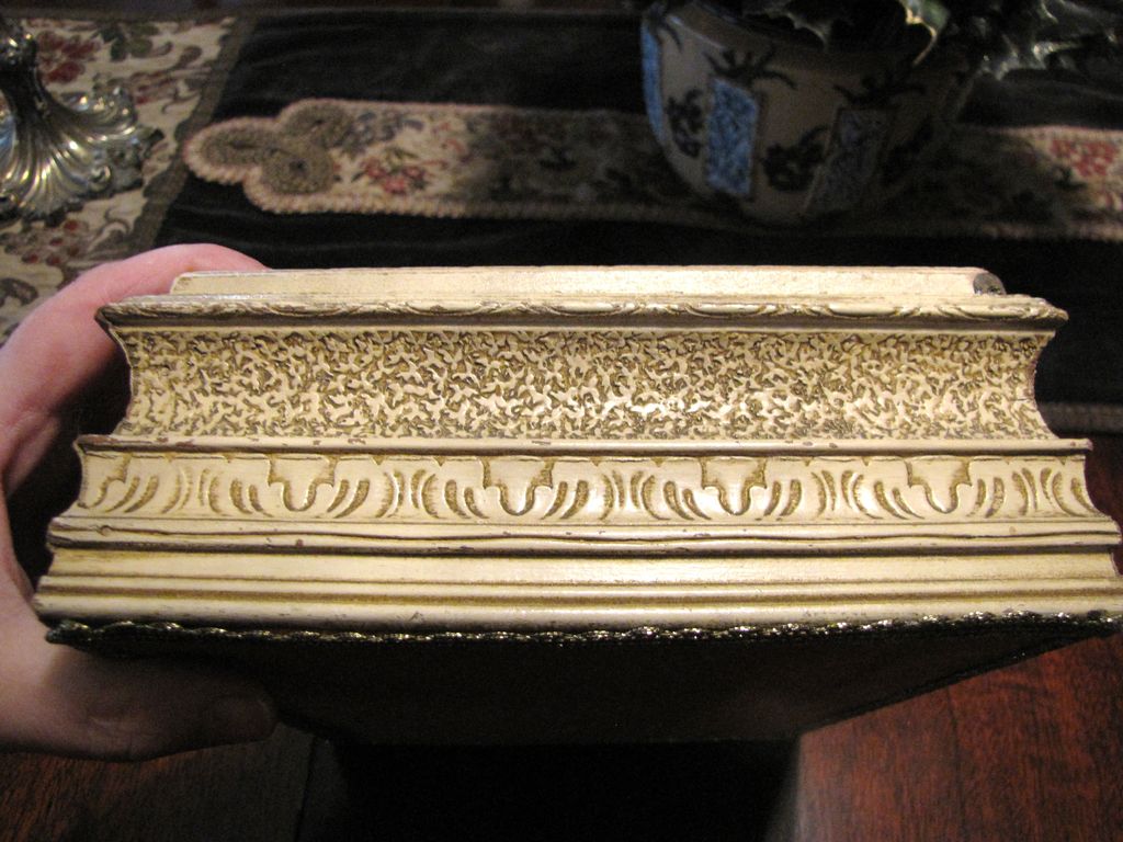 Lovely Vintage Cosmetic Box with Pastoral Scene Lovely Vintage Cosmetic Box with Pastoral Scene
