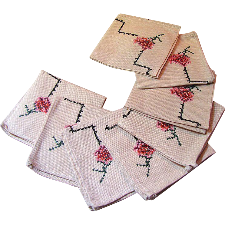 Beautiful Vintage Hand Cross Stiched Floral Tablecloth with 8 Napkins Beautiful Vintage Hand Cross Stiched Floral Tablecloth with 8 Napkins