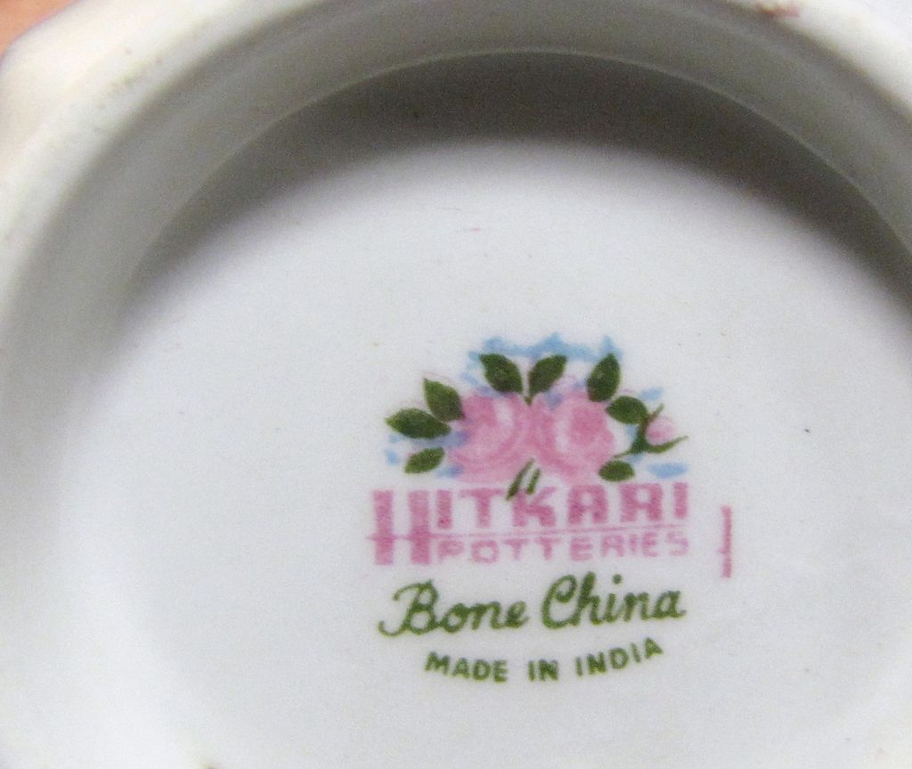 Prettiest Rose Embellished Porcelain Mug by Hitkari Prettiest Rose Embellished Porcelain Mug by Hitkari