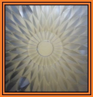 Etling, Choisey-le-Roi 1930s French Art Deco Sunflower Pattern Satin Frosted Glass Bowl . Etling, Choisey-le-Roi 1930s French Art Deco Sunflower Pattern Satin Frosted Glass Bowl .