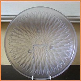 Etling, Choisey-le-Roi 1930s French Art Deco Sunflower Pattern Satin Frosted Glass Bowl . Etling, Choisey-le-Roi 1930s French Art Deco Sunflower Pattern Satin Frosted Glass Bowl .