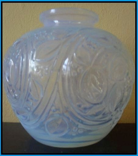 Original French 1930s Art Deco Opalescent Glass Vase. Superb Throughout! Original French 1930s Art Deco Opalescent Glass Vase. Superb Throughout!