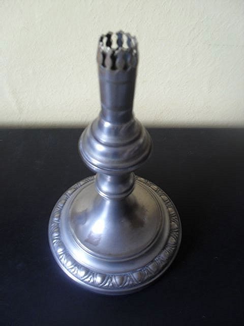 Elegant Vintage English Cranberry Glass 17 inch Epergne Flute Complete with Silver Plate Metal Base. Elegant Vintage English Cranberry Glass 17 inch Epergne Flute Complete with Silver Plate Metal Base.