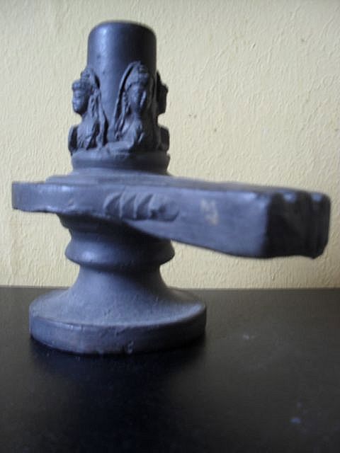 A Tantra Yoni & Lingam Stone. Bhaktapur, Nepal. c1988 A Tantra Yoni & Lingam Stone. Bhaktapur, Nepal. c1988