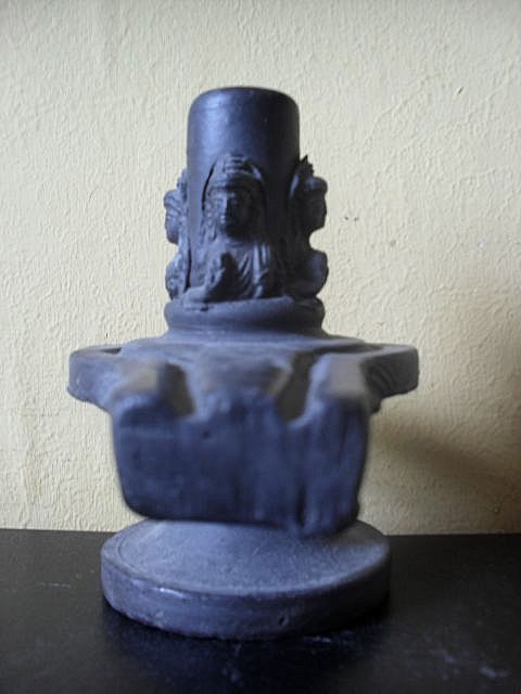 A Tantra Yoni & Lingam Stone. Bhaktapur, Nepal. c1988 A Tantra Yoni & Lingam Stone. Bhaktapur, Nepal. c1988