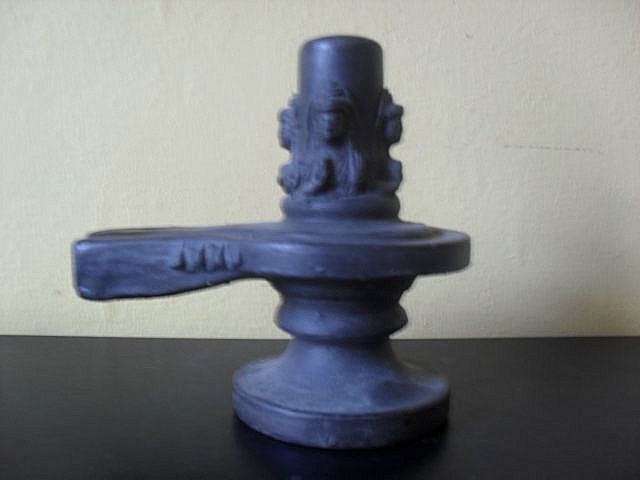 A Tantra Yoni & Lingam Stone. Bhaktapur, Nepal. c1988 A Tantra Yoni & Lingam Stone. Bhaktapur, Nepal. c1988