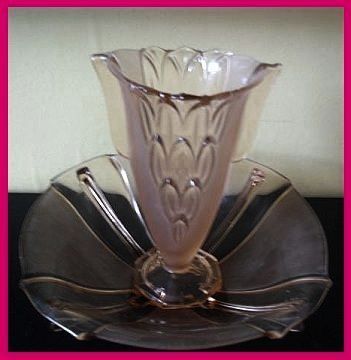 1930s Art Deco Pink Glass Two Part Center Piece Vase & Bowl Display by Stolzle 1930s Art Deco Pink Glass Two Part Center Piece Vase & Bowl Display by Stolzle