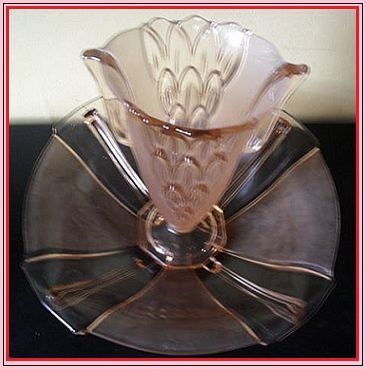 1930s Art Deco Pink Glass Two Part Center Piece Vase & Bowl Display by Stolzle 1930s Art Deco Pink Glass Two Part Center Piece Vase & Bowl Display by Stolzle