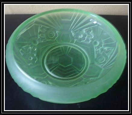 Fabulous 1930's Art Deco Uranium Green Glass Bowl by Jobling, England. Fabulous 1930's Art Deco Uranium Green Glass Bowl by Jobling, England.