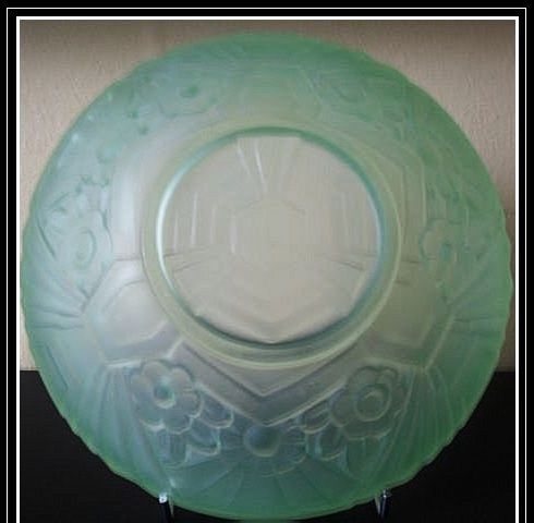 Fabulous 1930's Art Deco Uranium Green Glass Bowl by Jobling, England. Fabulous 1930's Art Deco Uranium Green Glass Bowl by Jobling, England.