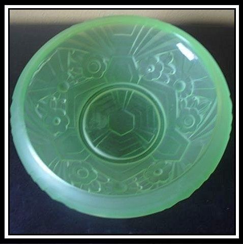 Fabulous 1930's Art Deco Uranium Green Glass Bowl by Jobling, England. Fabulous 1930's Art Deco Uranium Green Glass Bowl by Jobling, England.