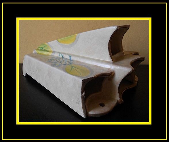 Art Deco Pottery Wall Pocket Vase by Arthur Wood, England. Art Deco Pottery Wall Pocket Vase by Arthur Wood, England.