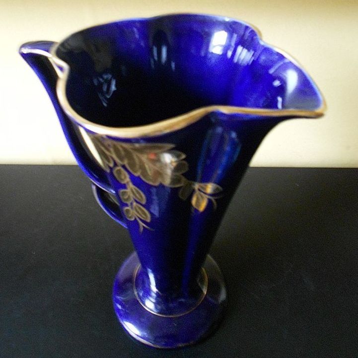 Beautiful Royal Cobalt Blue Pottery Jug Vase by Arthur Wood, England. Beautiful Royal Cobalt Blue Pottery Jug Vase by Arthur Wood, England.