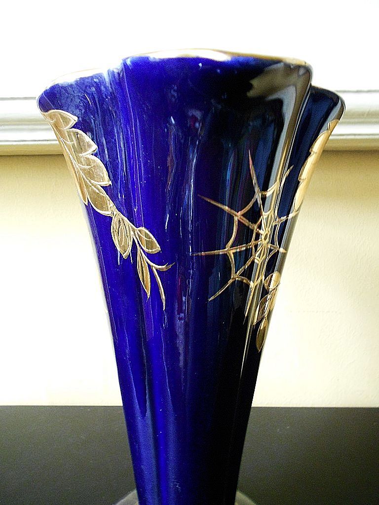 Beautiful Royal Cobalt Blue Pottery Jug Vase by Arthur Wood, England. Beautiful Royal Cobalt Blue Pottery Jug Vase by Arthur Wood, England.
