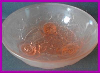 Stunning 1930s Large Pink Glass Bowl by Jobling, England. Lambton Rose Pattern Stunning 1930s Large Pink Glass Bowl by Jobling, England. Lambton Rose Pattern