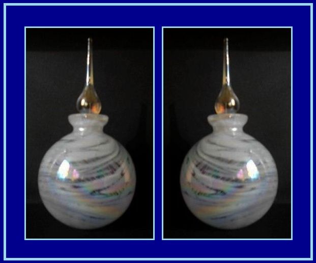 A Beautiful Vintage English Opal Lustre Glass Perfume Scent Bottle circa 1981. MINT & UNIQUE A Beautiful Vintage English Opal Lustre Glass Perfume Scent Bottle circa 1981. MINT & UNIQUE