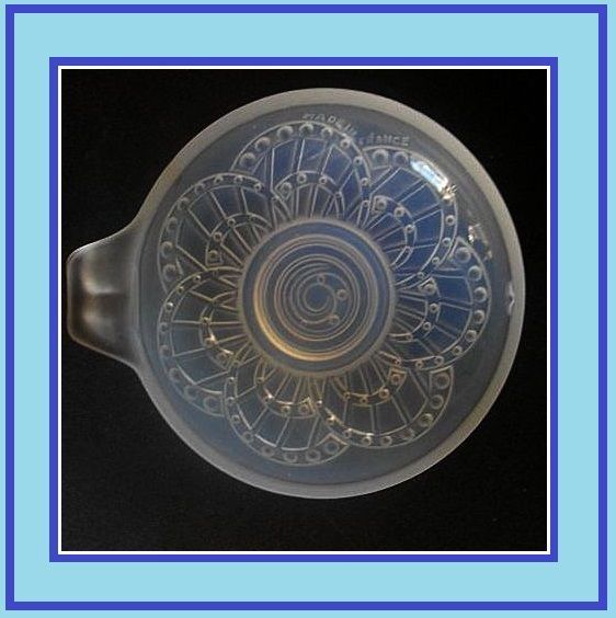 1930s French Opalescent Glass Set of Four Ashtray - Dishes by Sevres 1930s French Opalescent Glass Set of Four Ashtray - Dishes by Sevres