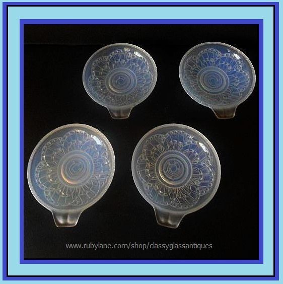1930s French Opalescent Glass Set of Four Ashtray - Dishes by Sevres 1930s French Opalescent Glass Set of Four Ashtray - Dishes by Sevres