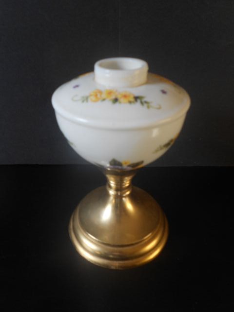 Enchanting English Vintage Milk Glass Oil / Kerosene Lamp. Circa 1968. MINT CONDITION Enchanting English Vintage Milk Glass Oil / Kerosene Lamp. Circa 1968. MINT CONDITION