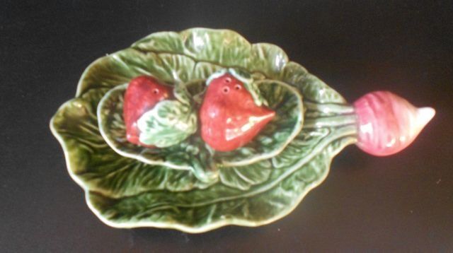 HALF PRICE. Marvellous Majolica Pottery Large Radish Turnip Pattern Dish by Pinheiro, Olfaire, Portugal. HALF PRICE. Marvellous Majolica Pottery Large Radish Turnip Pattern Dish by Pinheiro, Olfaire, Portugal.