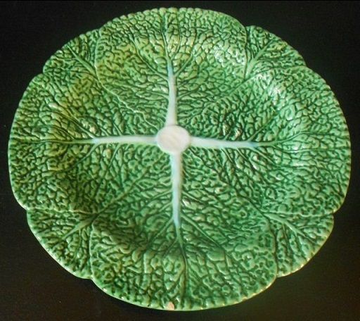 Vibrant Green Portuguese Majolica Cabbage Leaf Salad Plate Vibrant Green Portuguese Majolica Cabbage Leaf Salad Plate