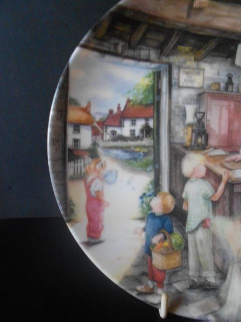 Royal Doulton Limited Edition Porcelain Ceramic Plate by Susan Neale Royal Doulton Limited Edition Porcelain Ceramic Plate by Susan Neale