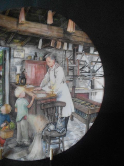 Royal Doulton Limited Edition Porcelain Ceramic Plate by Susan Neale Royal Doulton Limited Edition Porcelain Ceramic Plate by Susan Neale