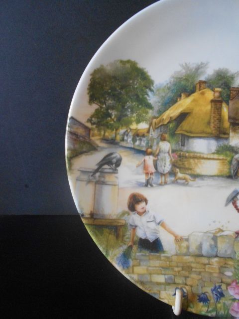 Royal Doulton Limited Edition Porcelain Ceramic Plate by Susan Neale Royal Doulton Limited Edition Porcelain Ceramic Plate by Susan Neale