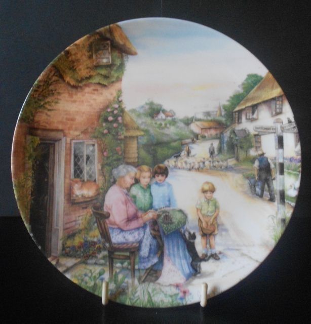 Royal Doulton Limited Edition Porcelain Ceramic Plate by Susan Neale Royal Doulton Limited Edition Porcelain Ceramic Plate by Susan Neale