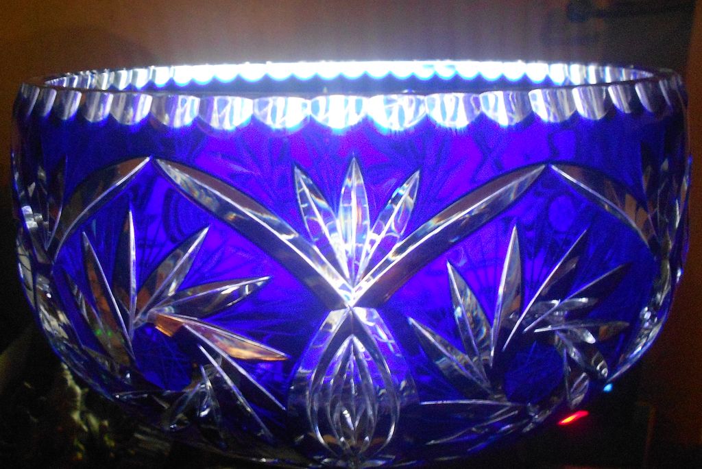 Phenomenal 10 inch Preciosa, Flashed Cobalt Blue 30% Lead Cut Crystal Glass Bowl Phenomenal 10 inch Preciosa, Flashed Cobalt Blue 30% Lead Cut Crystal Glass Bowl