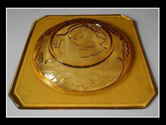 1930's English Art Deco 9 inch Amber Glass Dish. Fish Plate pattern 3123 by Bagley 1930's English Art Deco 9 inch Amber Glass Dish. Fish Plate pattern 3123 by Bagley
