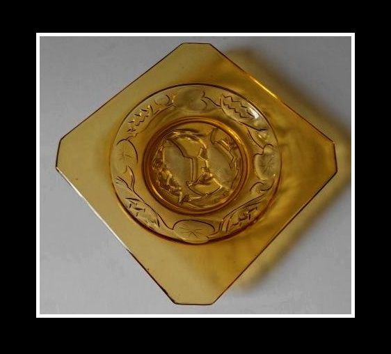 1930's English Art Deco 9 inch Amber Glass Dish. Fish Plate pattern 3123 by Bagley 1930's English Art Deco 9 inch Amber Glass Dish. Fish Plate pattern 3123 by Bagley