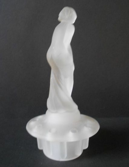Captivating 1930s Art Deco Satin Frosted Glass Corner Display Set with Mirrors Captivating 1930s Art Deco Satin Frosted Glass Corner Display Set with Mirrors