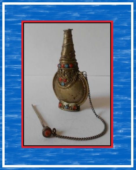 Early 20th Century Oriental Nepalese Silver Temple Pedestal Pagoda Snuff Bottle Early 20th Century Oriental Nepalese Silver Temple Pedestal Pagoda Snuff Bottle