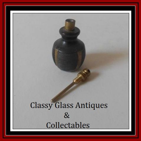 Oriental Nepalese Hardwood Snuff Bottle - Mid 20th Century Vintage Original Oriental Nepalese Hardwood Snuff Bottle - Mid 20th Century Vintage Original