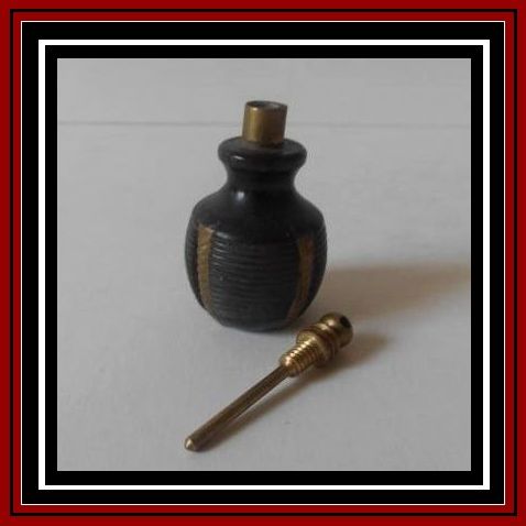 Oriental Nepalese Hardwood Snuff Bottle - Mid 20th Century Vintage Original Oriental Nepalese Hardwood Snuff Bottle - Mid 20th Century Vintage Original