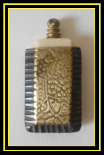 Carved Nepalese Stone & Yellow Metal Snuff / Aromatic Oil Bottle - Mid 20th century Vintage Original. Carved Nepalese Stone & Yellow Metal Snuff / Aromatic Oil Bottle - Mid 20th century Vintage Original.