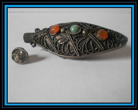 Outstanding Antique Tibetan / Bhutanese Silver Snuff Bottle, with Semi Precious Stones. Early 20th century. Outstanding Antique Tibetan / Bhutanese Silver Snuff Bottle, with Semi Precious Stones. Early 20th century.