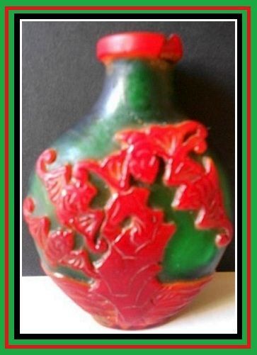 Emerald Green & Crimson Liu Li Peking Glass Snuff Bottle - Signed Imperial Reign of Emperor Guāngxù, Emerald Green & Crimson Liu Li Peking Glass Snuff Bottle - Signed Imperial Reign of Emperor Guāngxù,