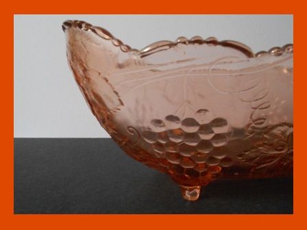German Art Deco. Scarce, 'Rüdesheim' Pattern Pink / Peach Glass Bowl by Walther & Sohne German Art Deco. Scarce, 'Rüdesheim' Pattern Pink / Peach Glass Bowl by Walther & Sohne
